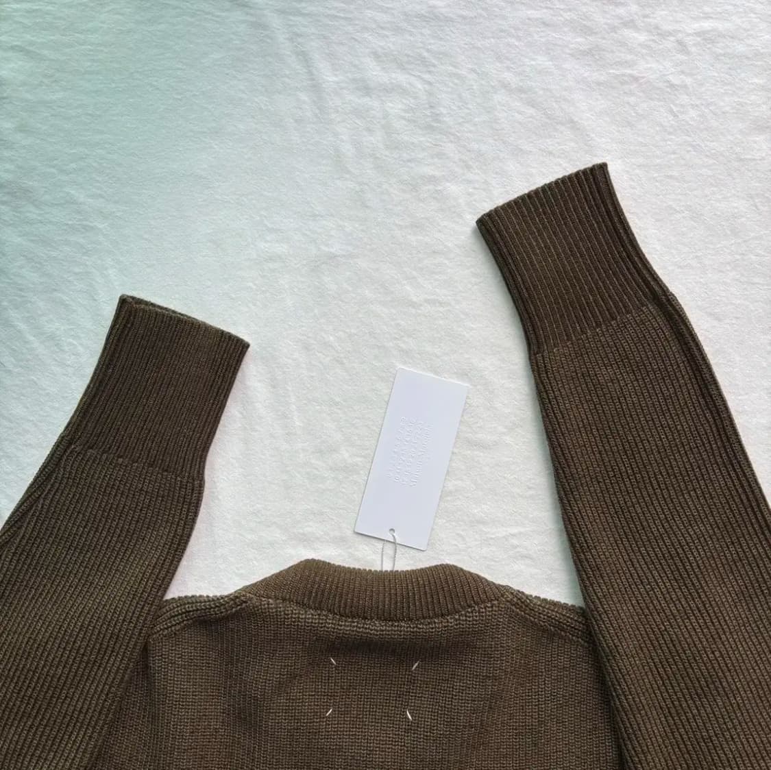 [L] 마르지엘라 풀오버 니트 올리브 상품이미지3