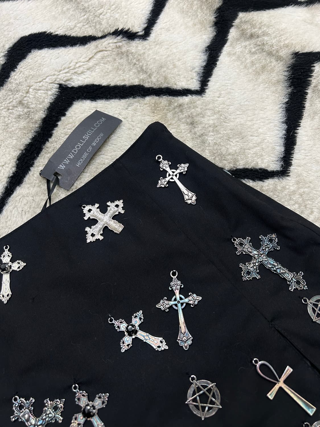 [S]Dolls Kill 심자가 팬던트 트임 미니스커트 상품이미지1