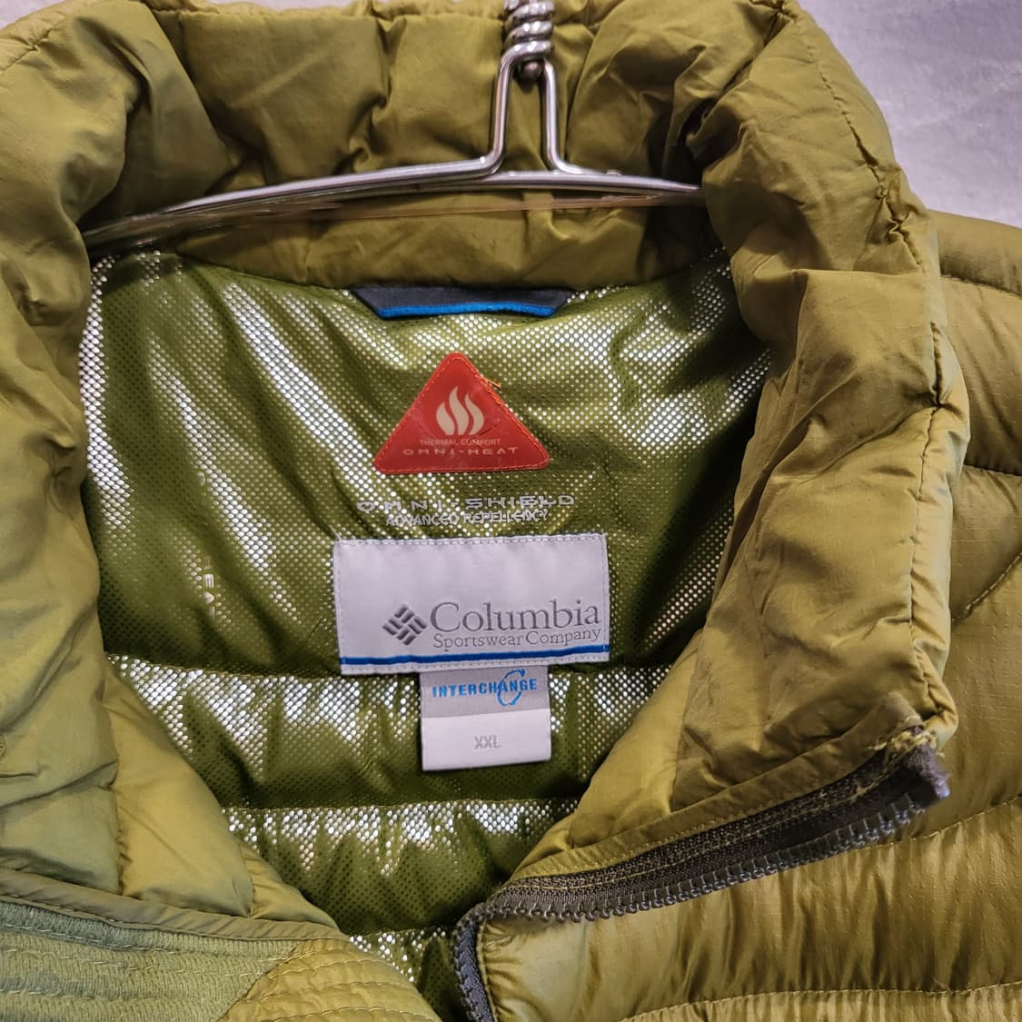 컬럼비아 고프코어 경량 패딩 자켓 올리브 그린 상품이미지3