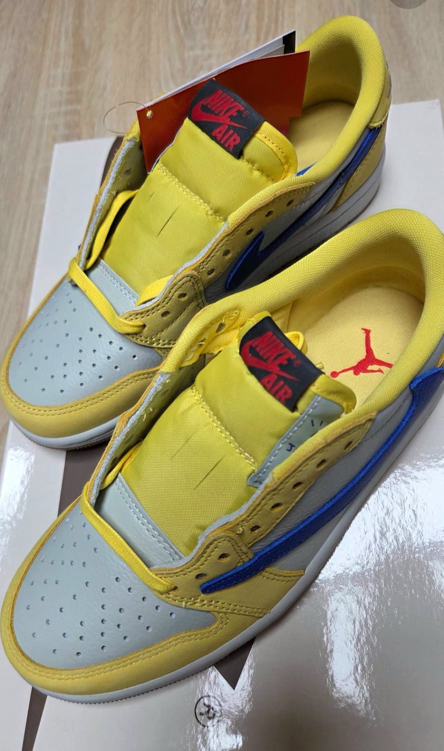 [230]조던1 트래비스스캇 카나리(W) 상품이미지1