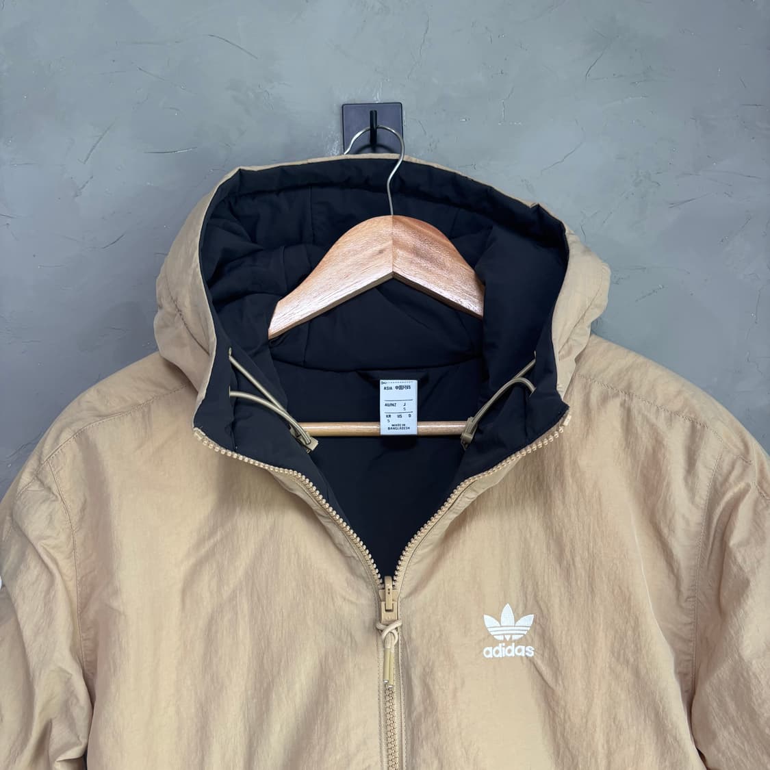 아디다스 파이어버드 락업 리버시블 패딩 베이지 상품이미지2