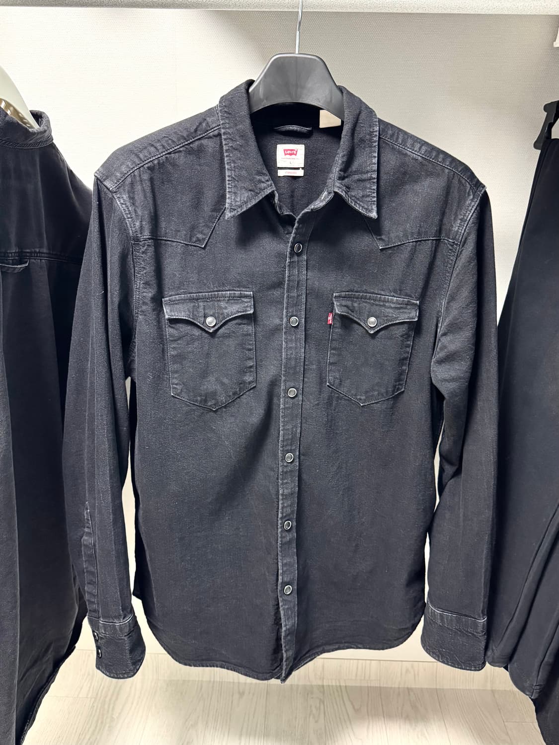 리바이스 블랙 데님 웨스턴셔츠 L 팝니다 상품이미지1