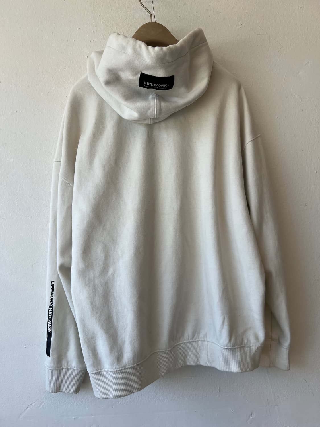 라이프워크 남성 아이보리 후드티셔츠 코튼티셔츠 상품이미지3