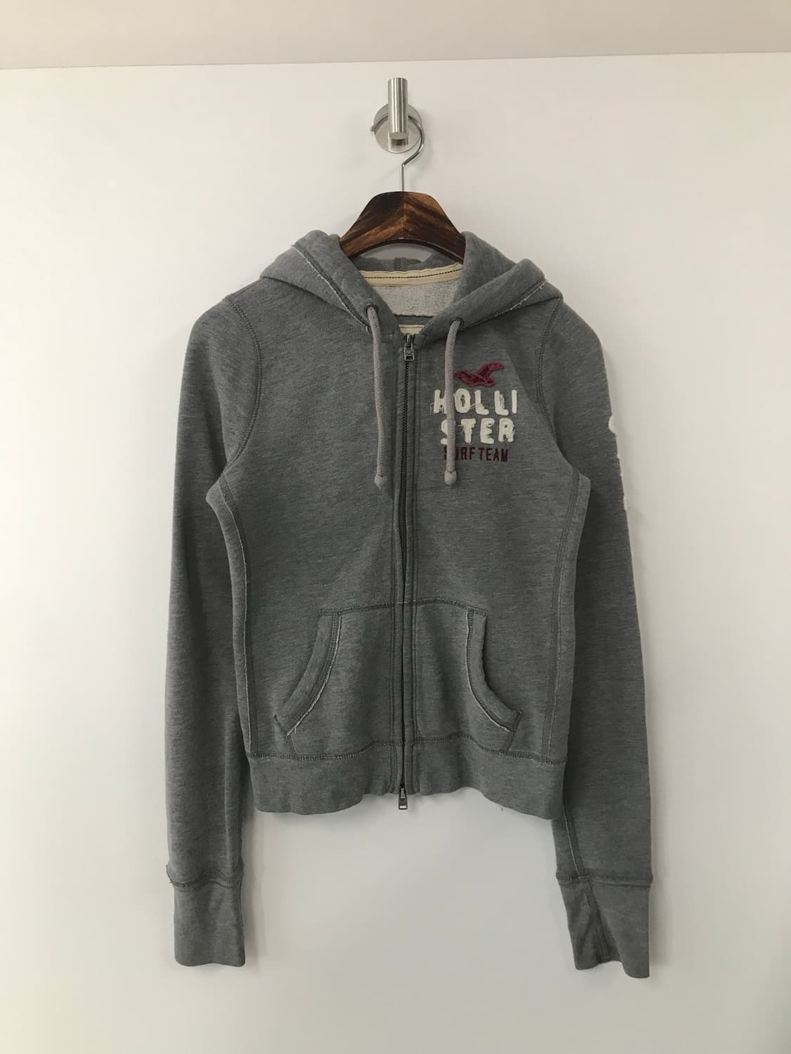 홀리스터 y2k 와투케 딱붙 그레이 후드집업 상품이미지2