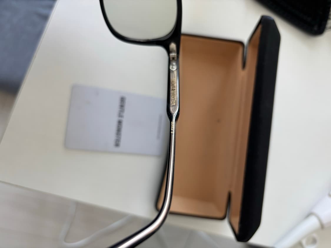 젠틀몬스터 안경 상품이미지4