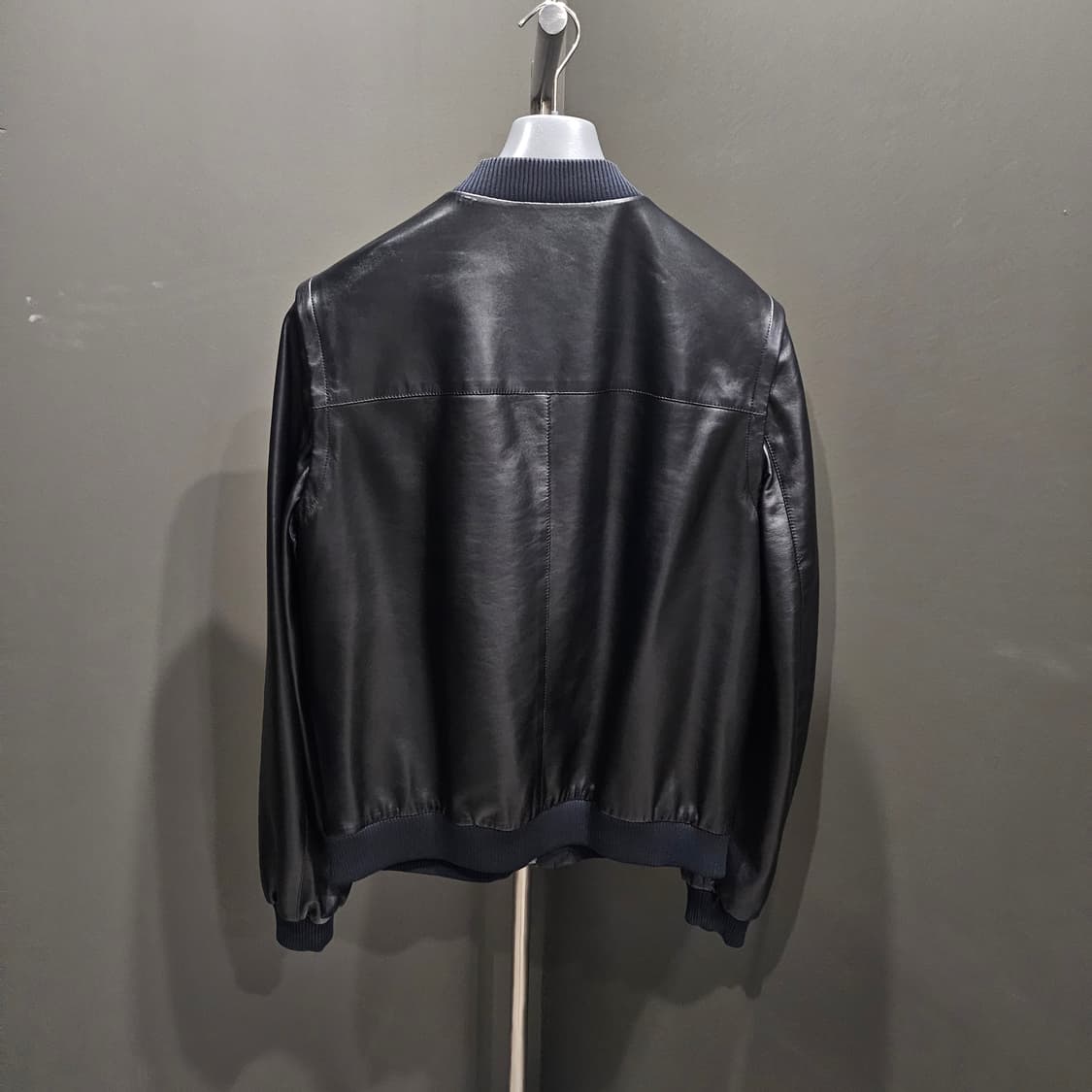 프라다 리버시블 가죽&나일론 봄버자켓( 조끼로도 활용가능) 상품이미지2