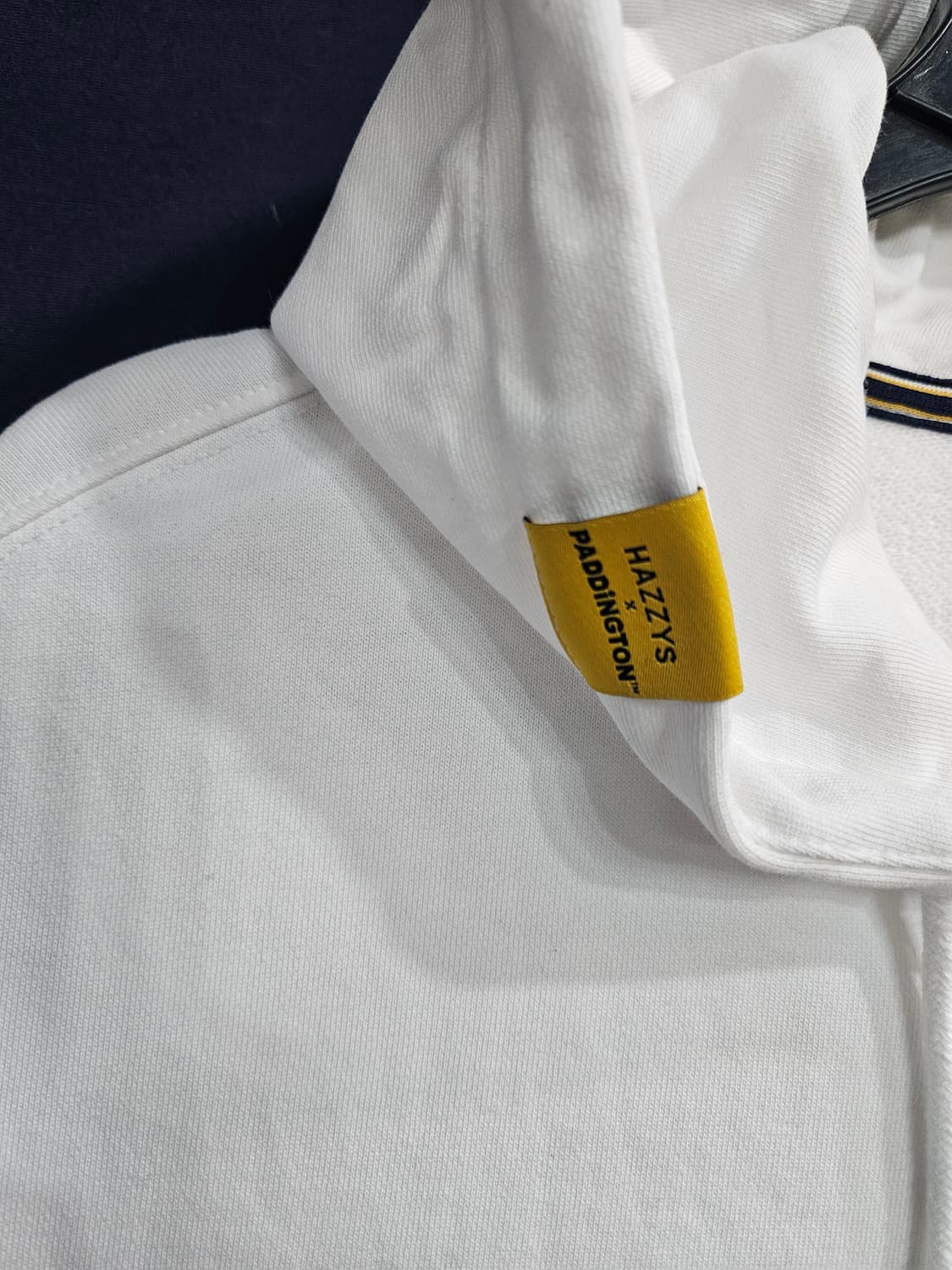 헤지스 화이트 남성 세미오버핏 100 반팔 후드티  상품이미지7