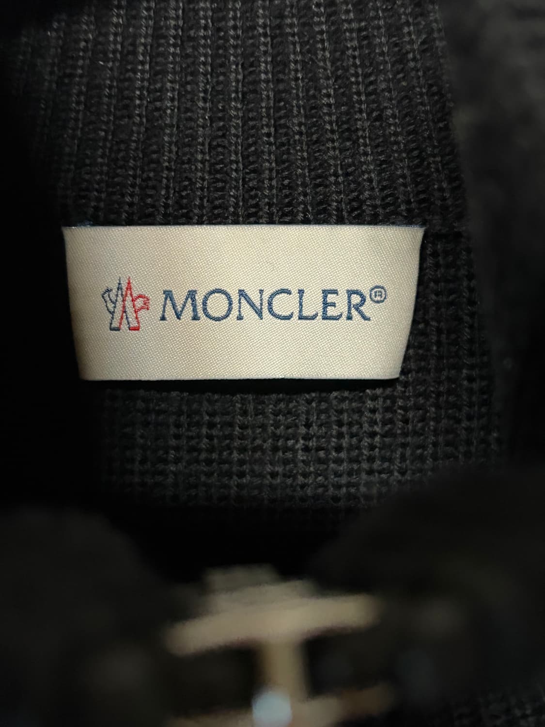 몽클레어 김현우 니트패딩 블랙 유광L 상품이미지3