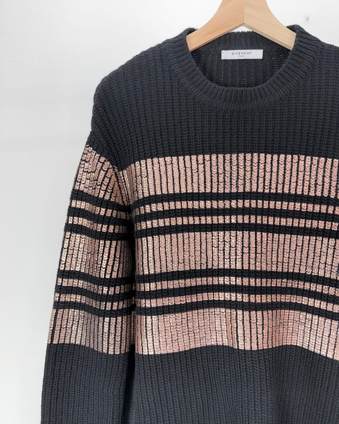 지방시 블랙 메탈릭 스트라이프 울 니트 스웨터 상품이미지2