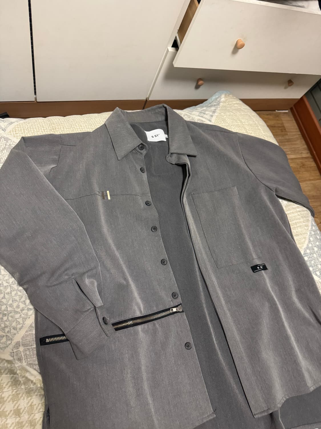 <거의 새것> [L] 에스에스와이 오버핏 셔츠 (그레이) 상품이미지3