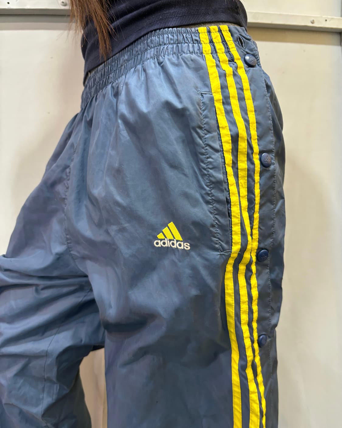 90s adidas 네이비 & 옐로우 스냅 트랙 팬츠 상품이미지4