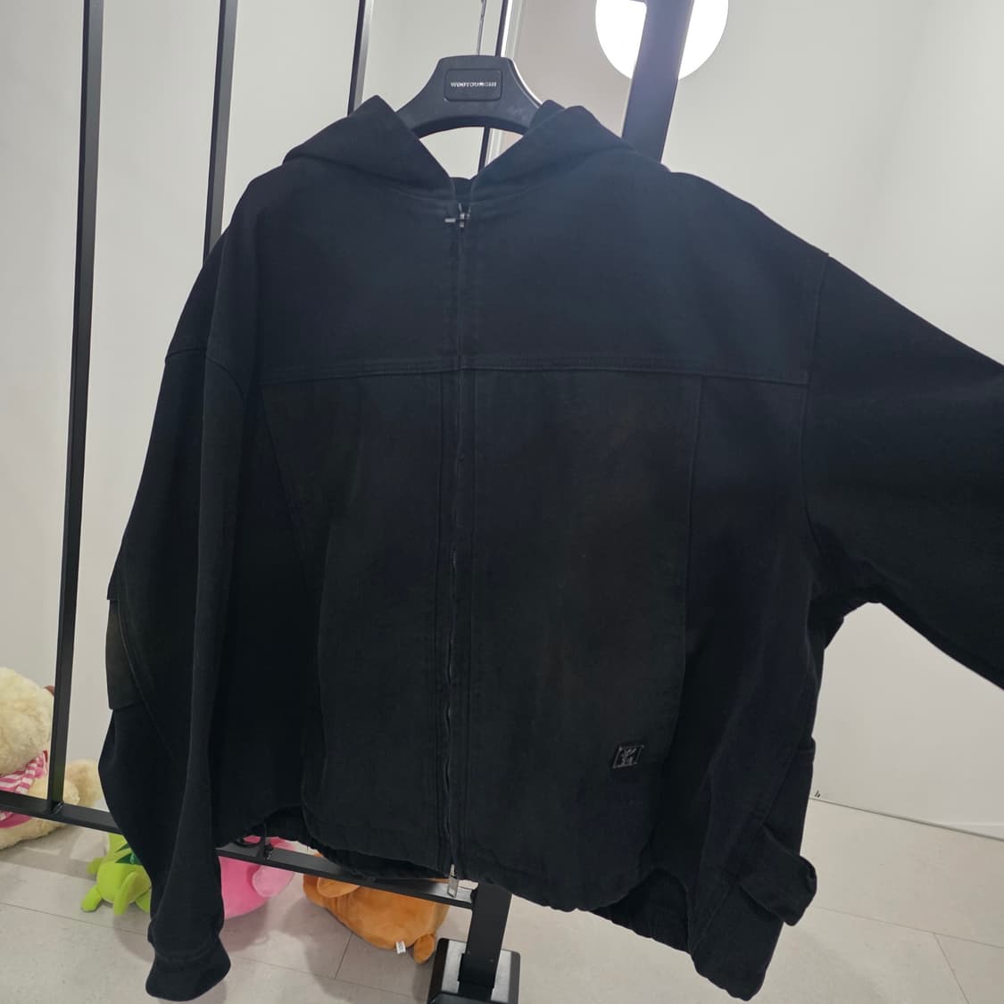 우영미 25SS 3D 블랙 데님 후드집업 50 가격 맞으면 교신 O 상품이미지2