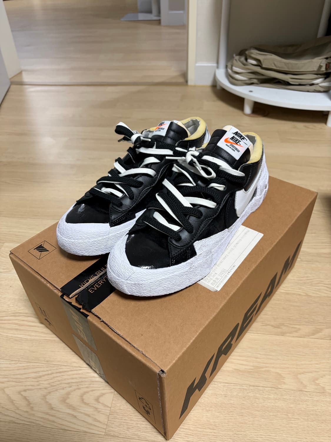 나이키 x 사카이 블레이저 로우 블랙 페이턴트 레더 265 상품이미지1