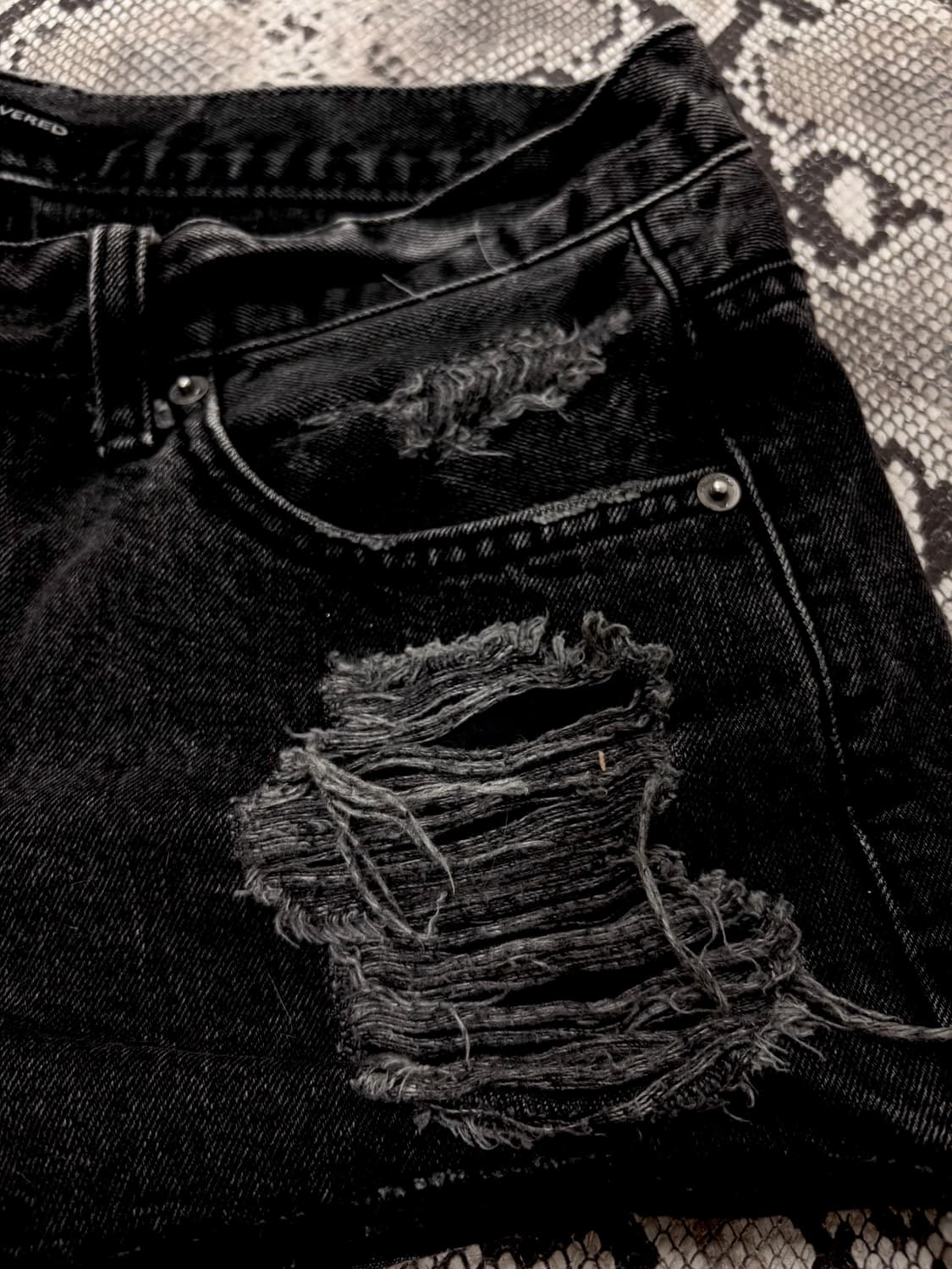 “Vintage” 00’s Mood Black Damaged Hot Pa 상품이미지3