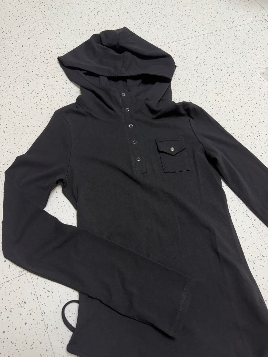 [새상품] 러프넥 가터 후디드 헨리 탑 블랙  상품이미지2