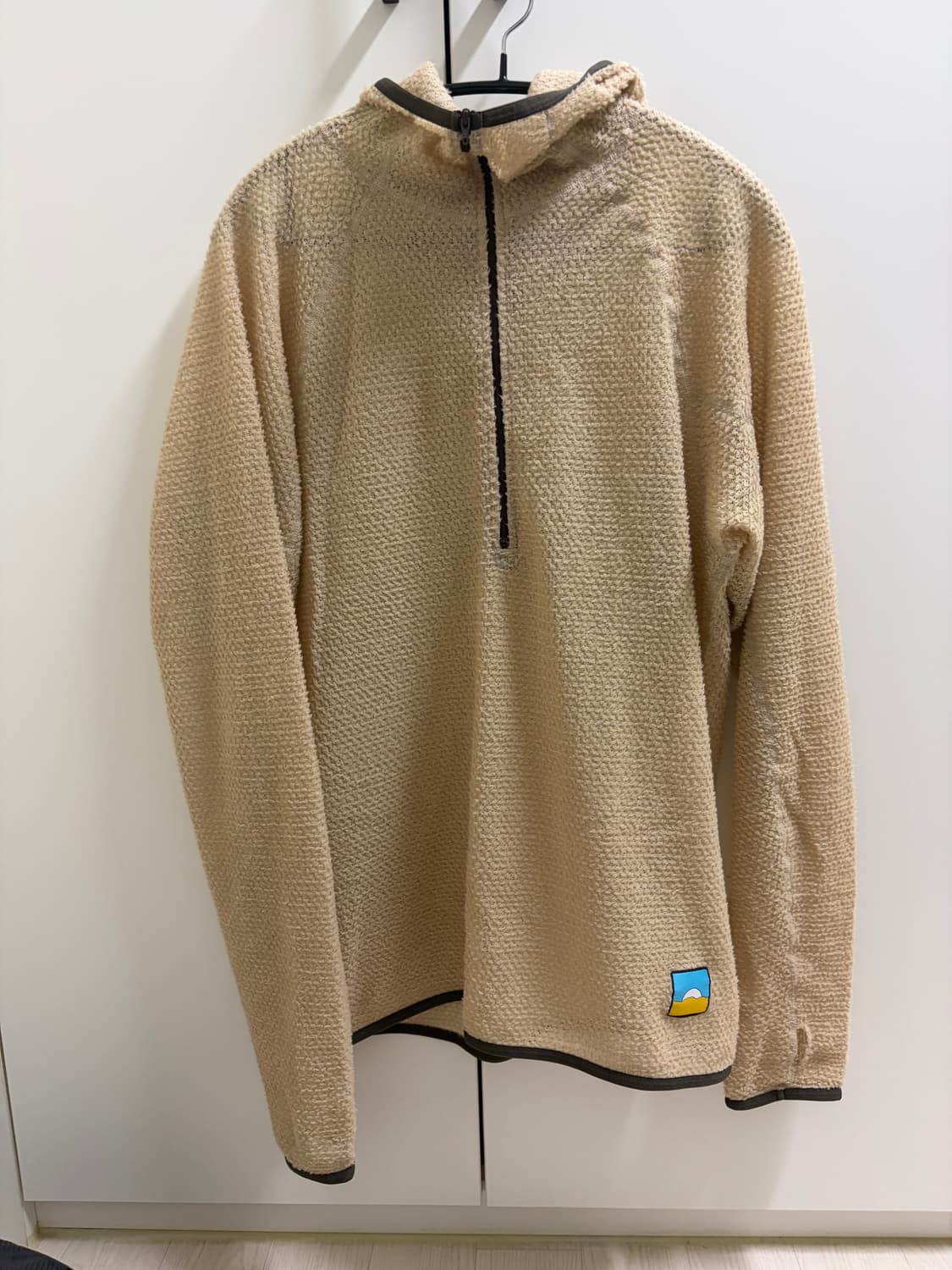 센치디자인 폴라텍 알파 90 후디 듄 L 상품이미지1