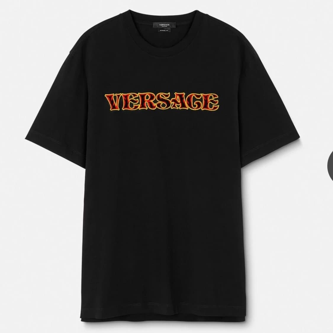 VERSACE 베르사체 엠보 로고 티셔츠 블랙 상품이미지1