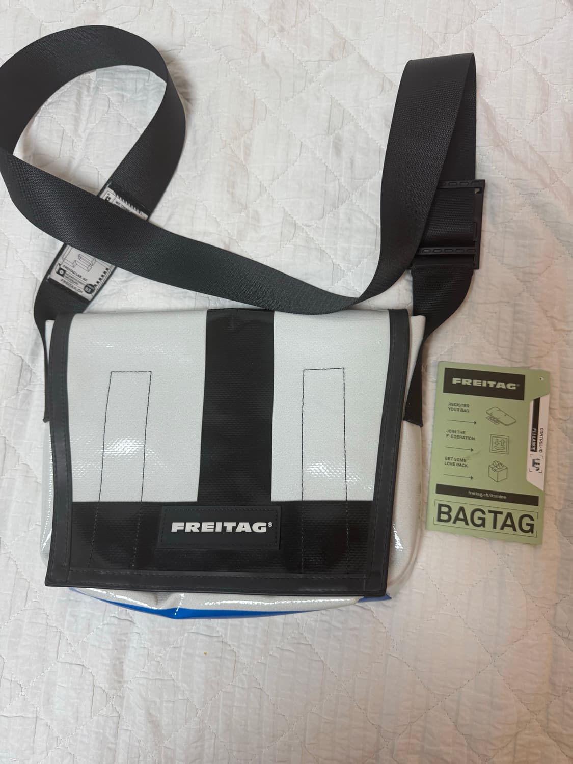 프라이탁 라씨 전사 참기름타프 흰검 상품이미지1