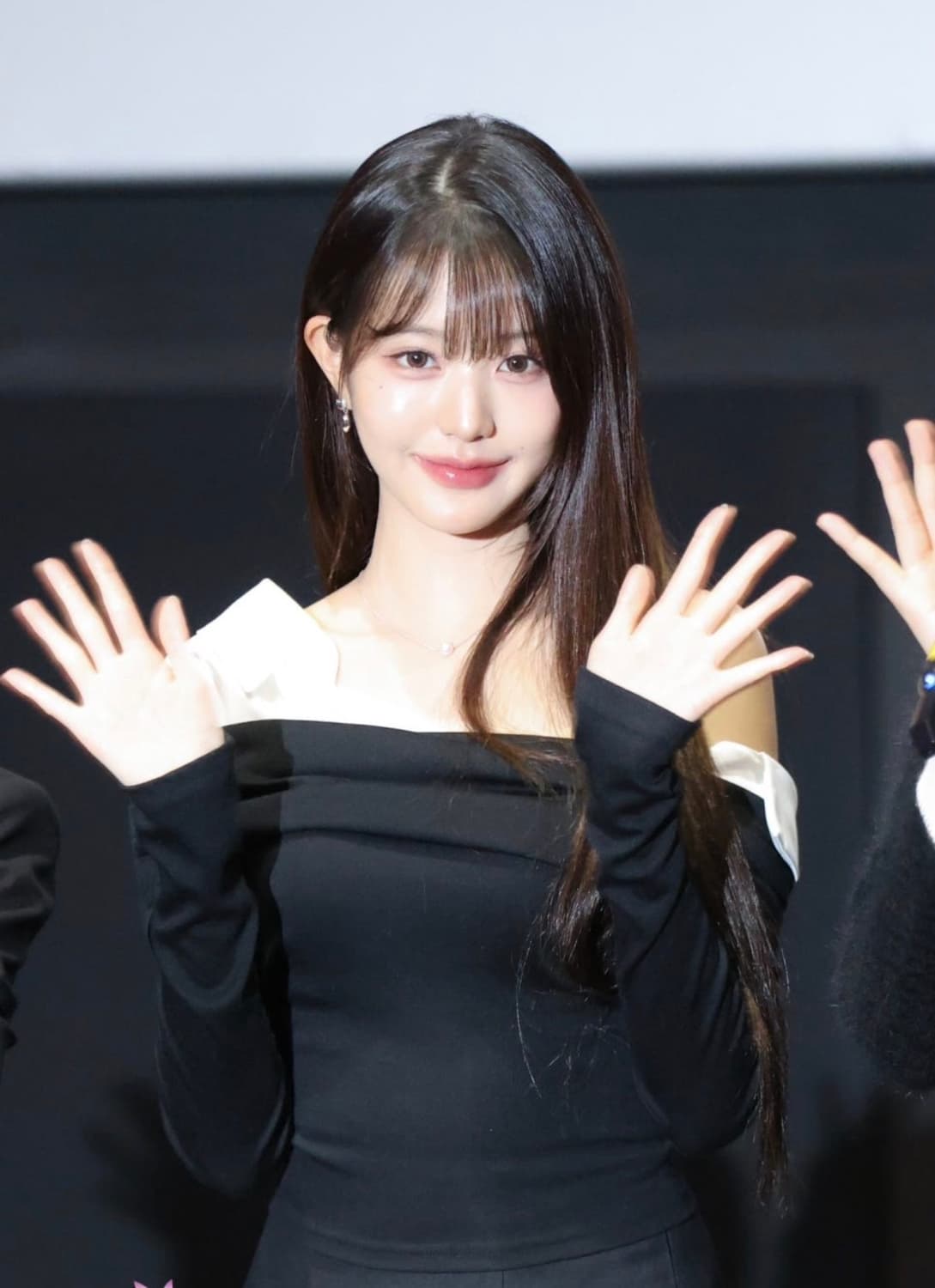 낫유어로즈 릴리탑 블랙 M 판매합니다 상품이미지3