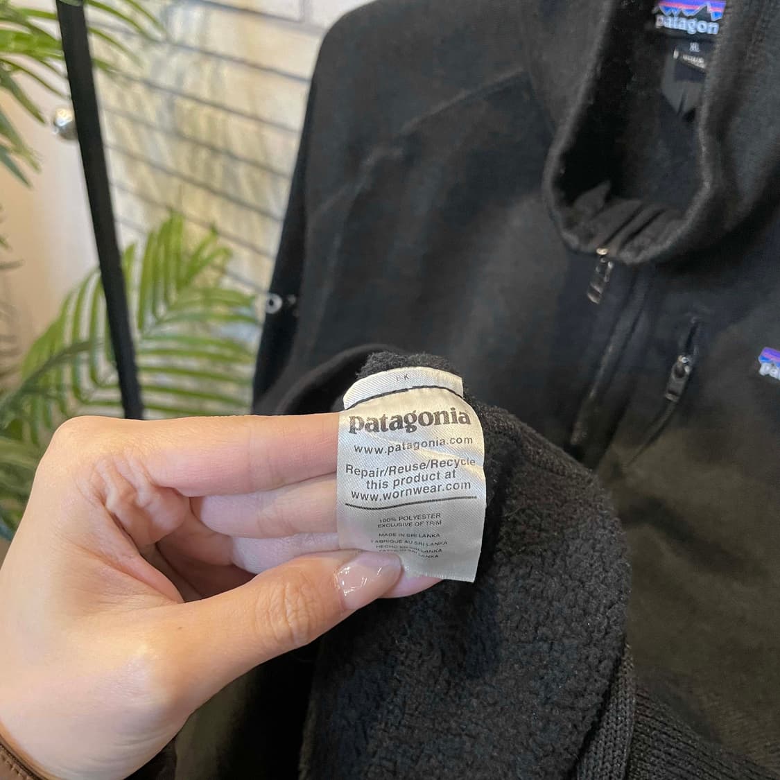 파타고니아 베터 스웨터 집업 자켓 하이넥 쓰리포켓 로고 디테일 블랙 상품이미지7