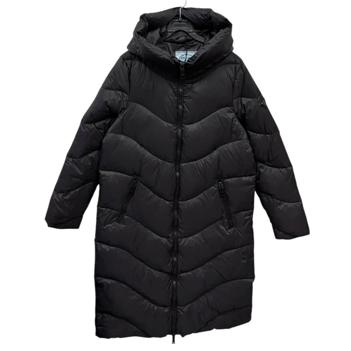 데미지) 프라다 삼각로고 롱 다운패딩44 상품이미지1