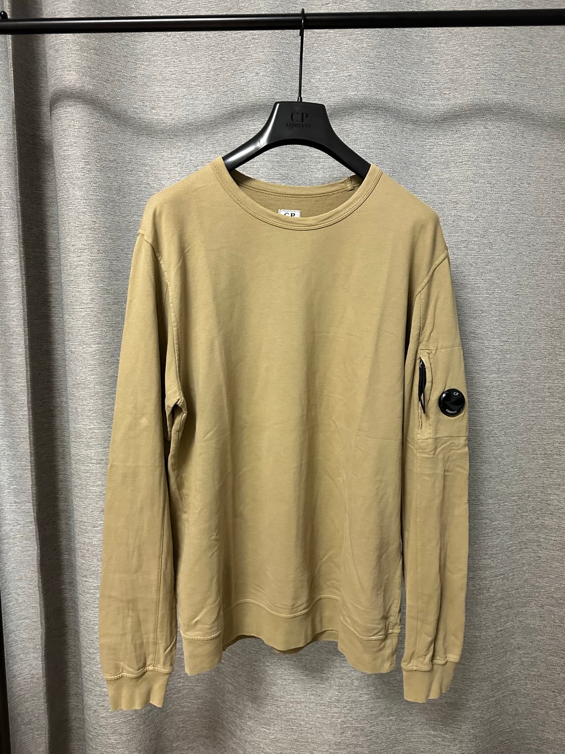 CP컴퍼니 맨투맨 카키 (XL) 상품이미지1
