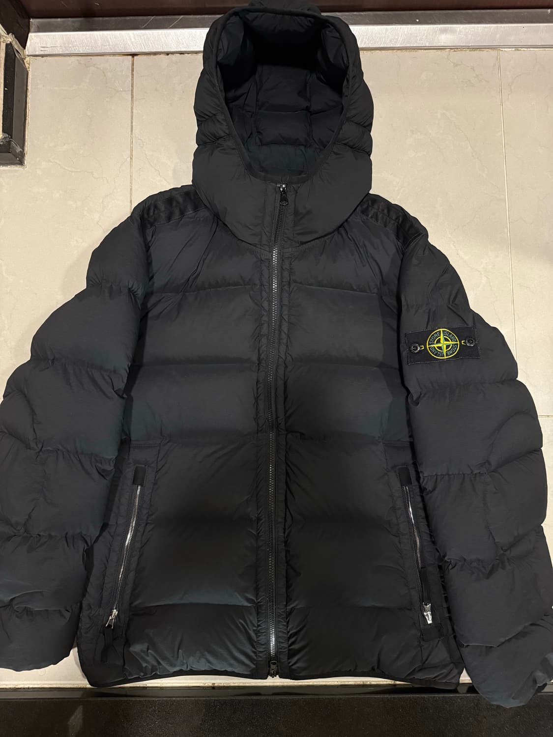 스톤아일랜드 심리스 패딩 L 상품이미지1