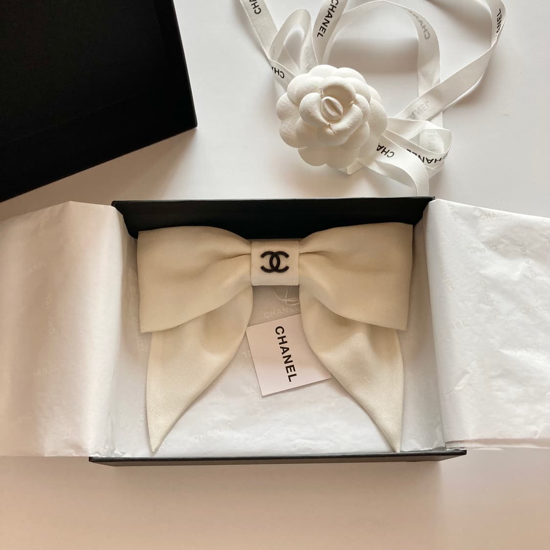 샤넬 실크리본 헤어핀 상품이미지1
