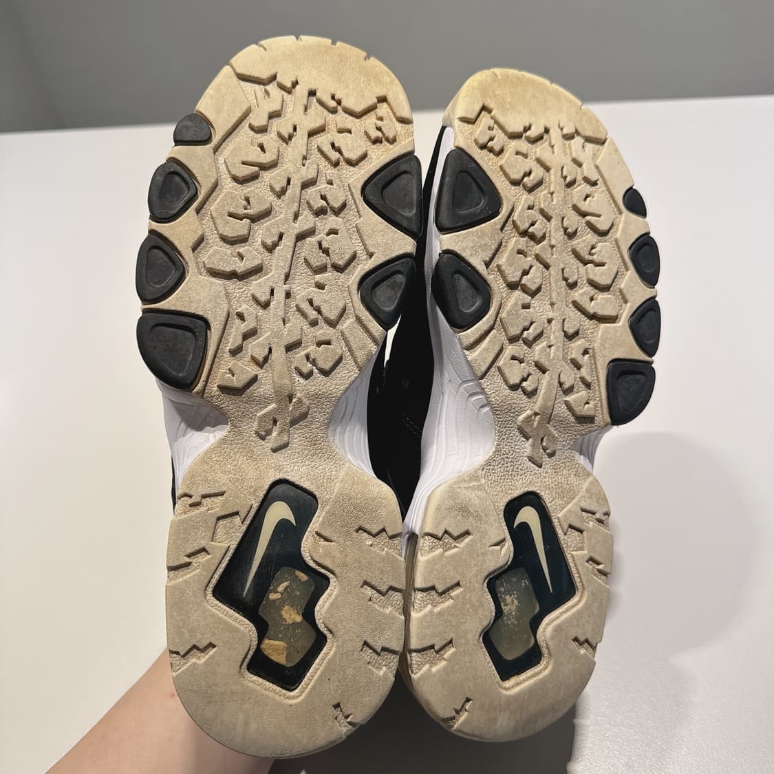 [265] 나이키 에어맥스2 CB 94 로우 블랙 화이트 상품이미지4