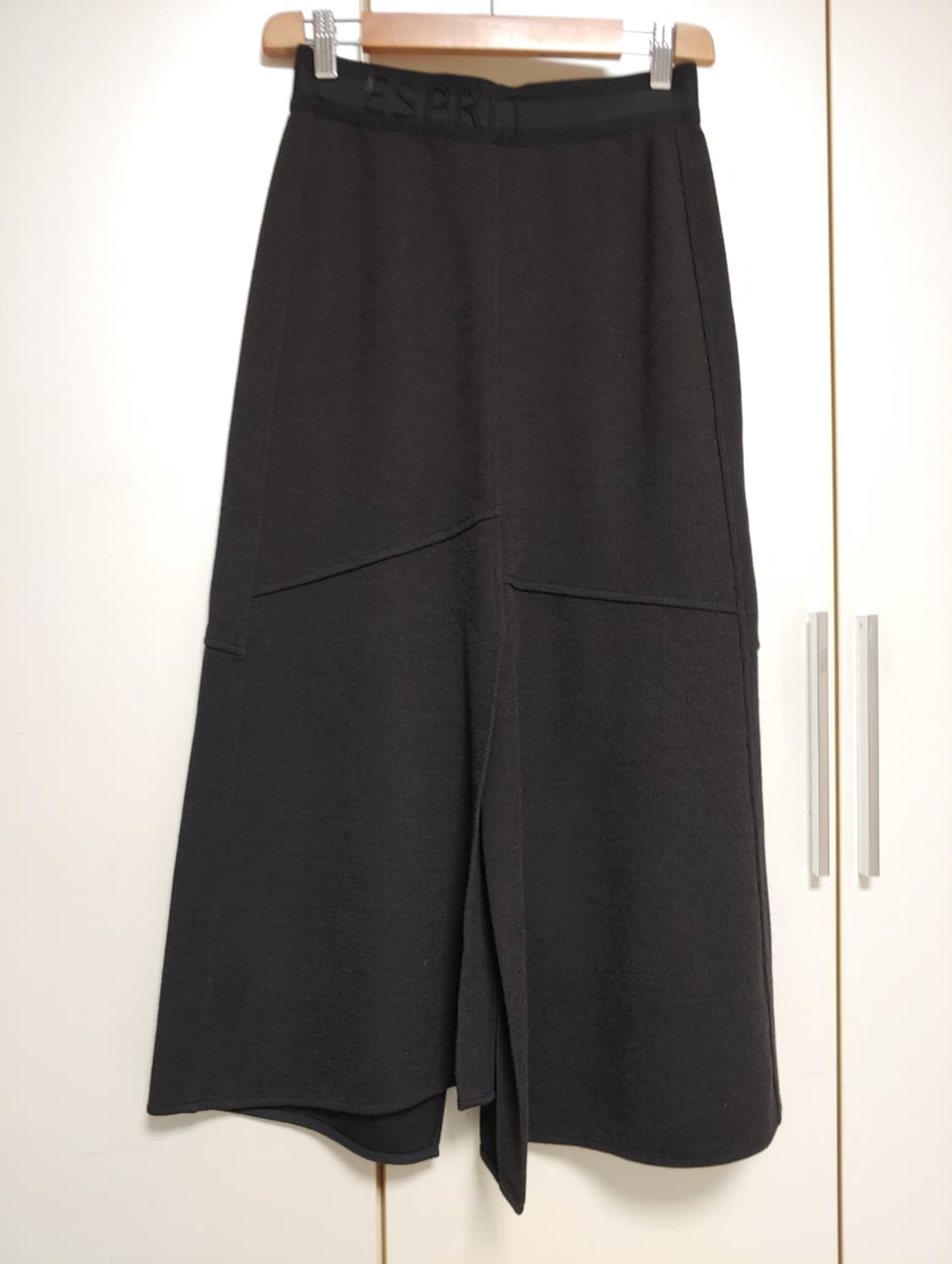 한섬 시스템 23년 언발란스 햄밴딩 스커트  상품이미지5