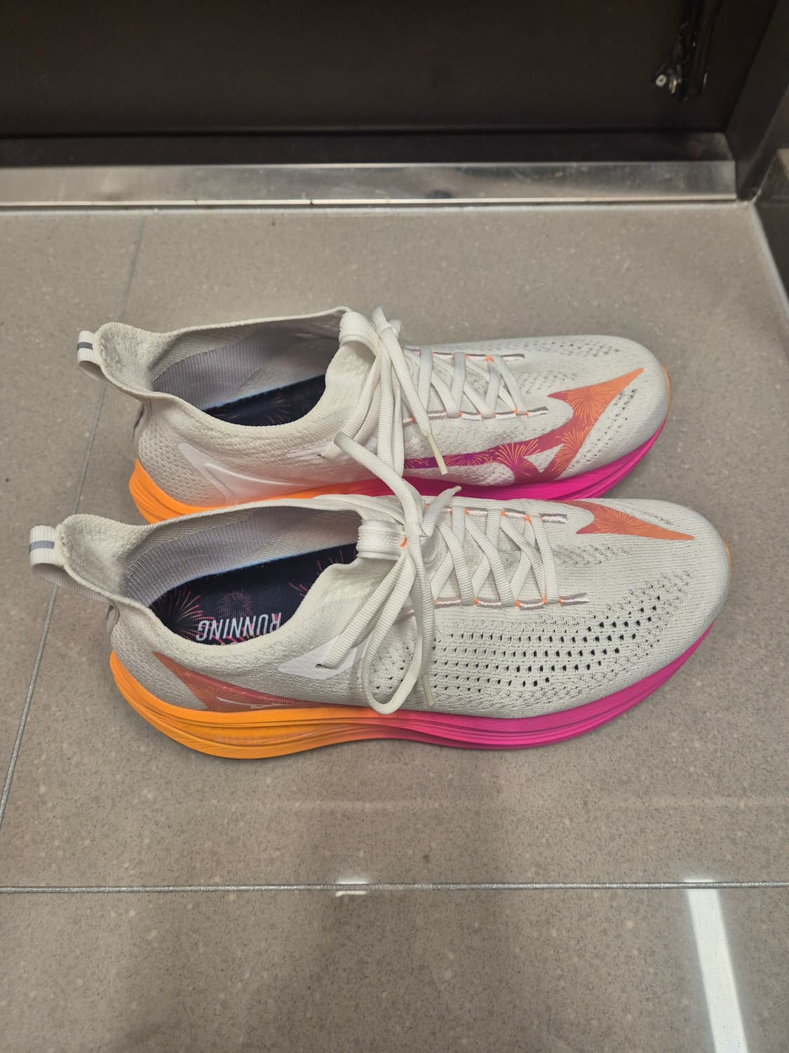 [285] 미즈노 네오 비스타2.화이트 핑크 상품이미지2