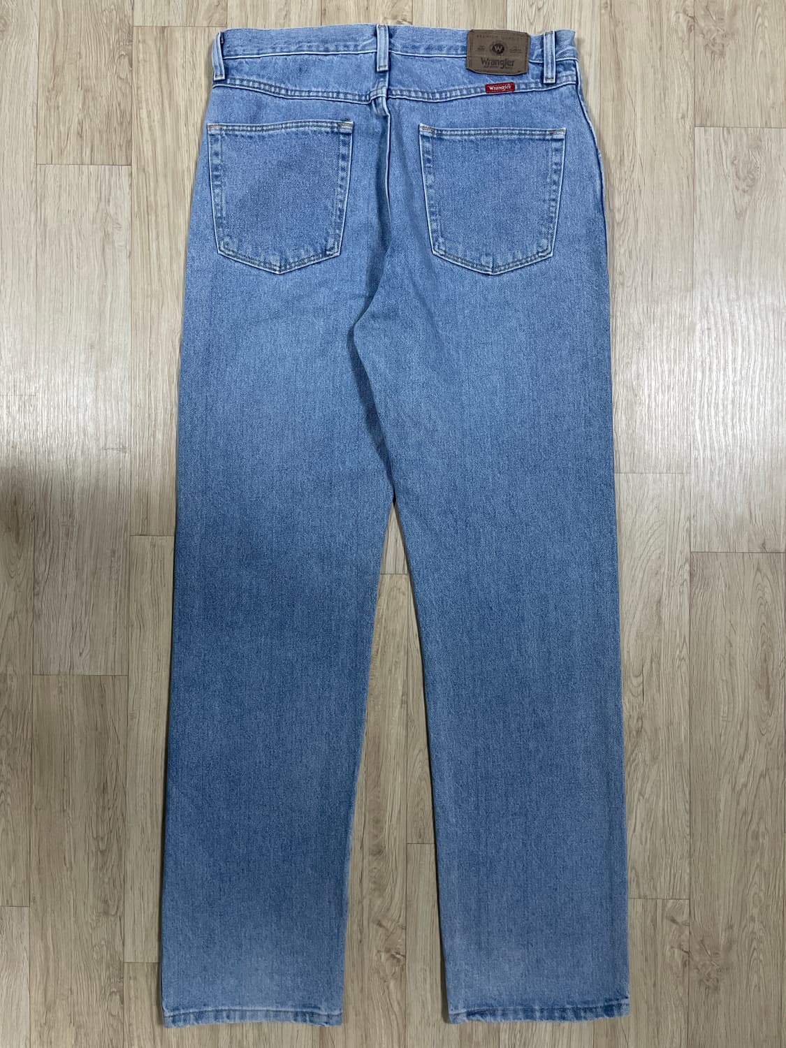 34) 00's 랭글러 미국판 레귤러핏 연청워싱 데님팬츠 상품이미지3