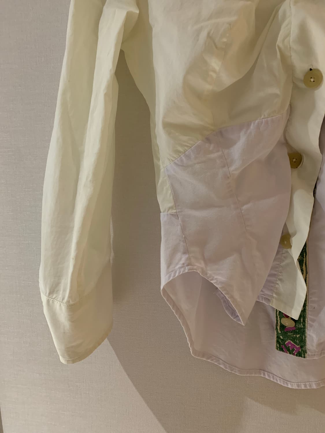 Vivienne Westwood 비비안웨스트 우드 셔링 블라우스 상품이미지4
