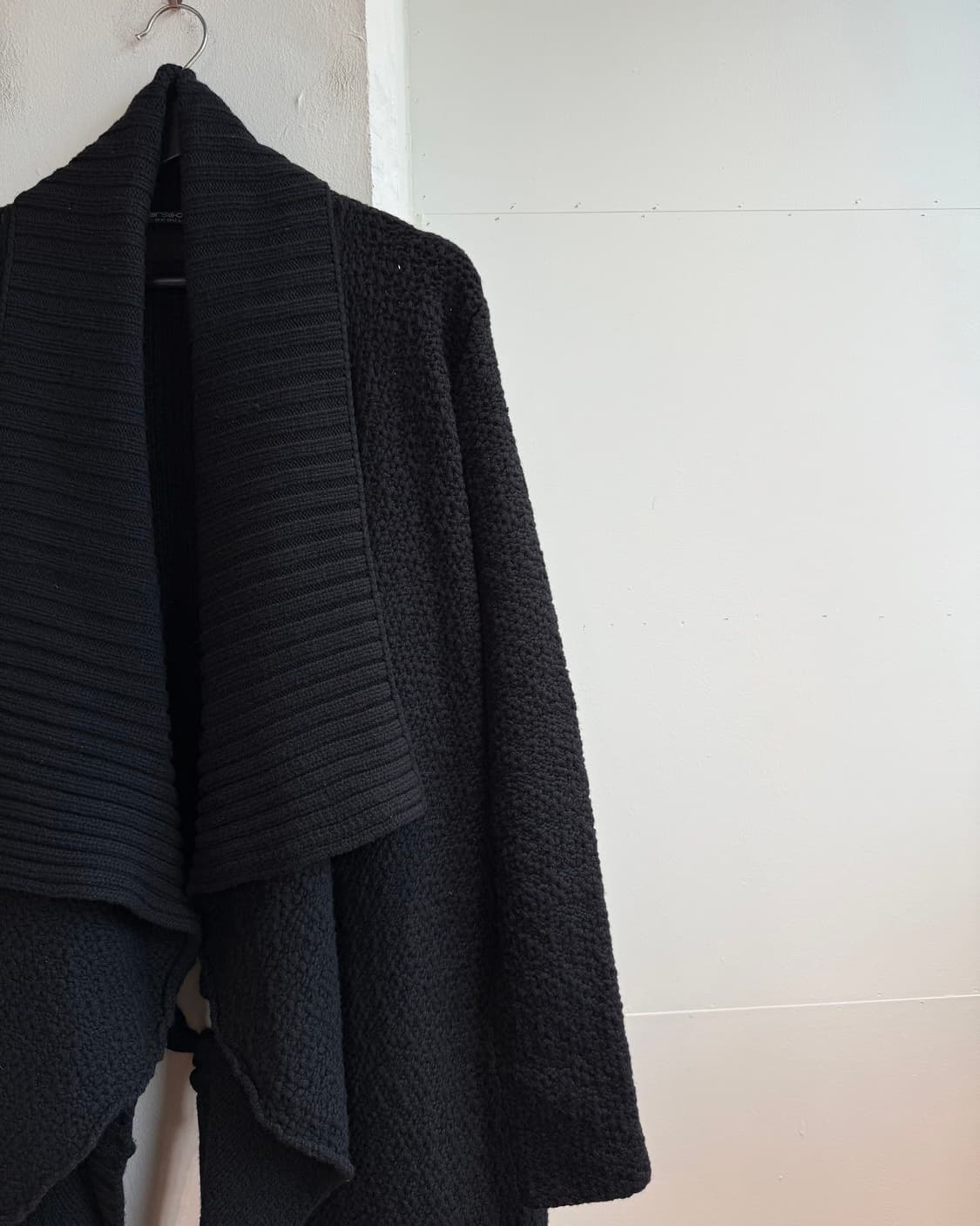 다니엘 안드레센 블랙 드레이핑 울 가디건 코트 상품이미지5