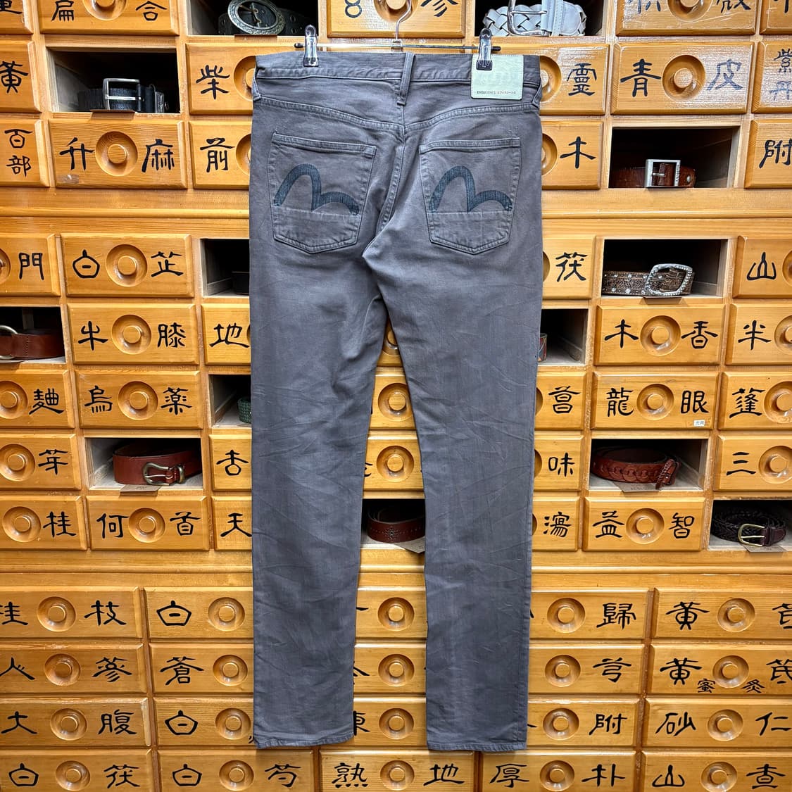 (32) 에비수 스트레이트핏 연 그레이 데님 팬츠 상품이미지3