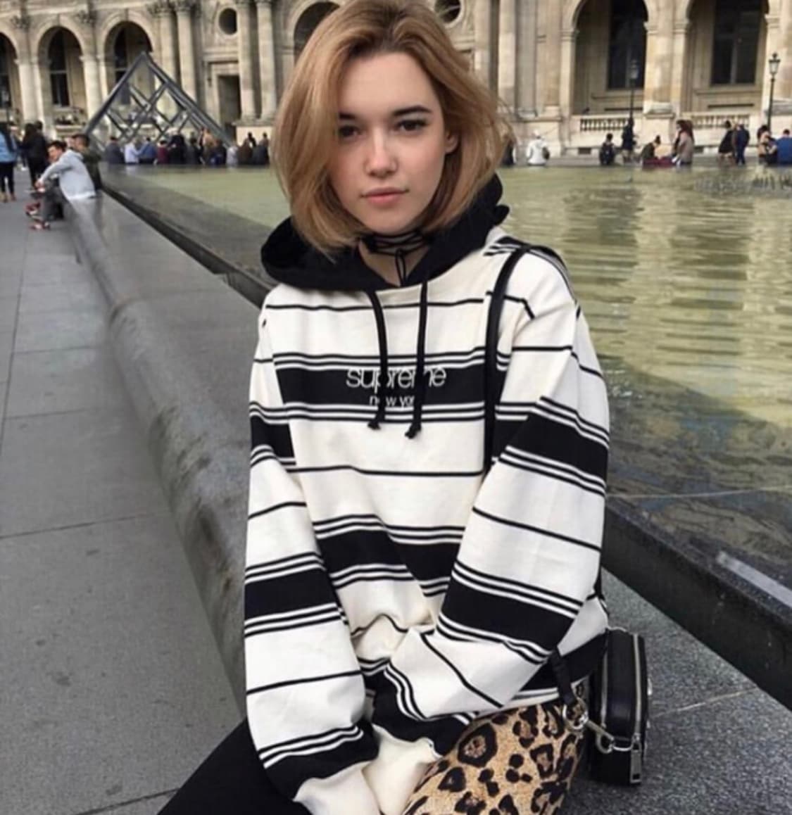 Supreme Striped Hooded Crewneck 상품이미지1