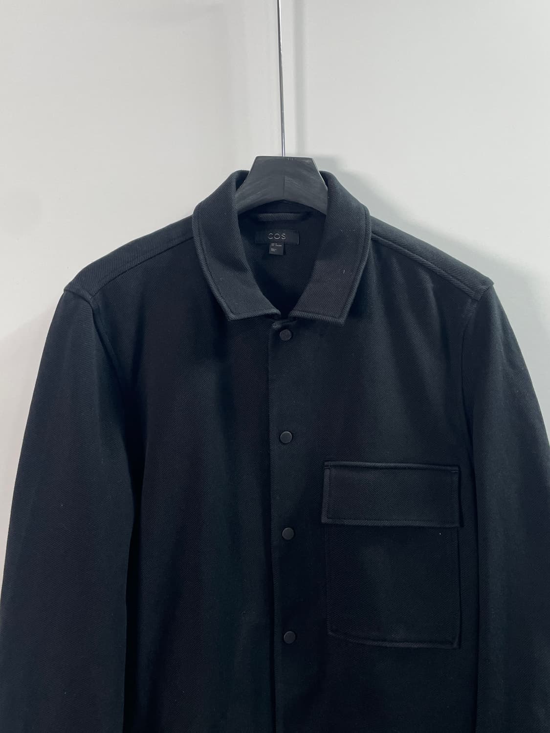 COS 코스 블랙 트윌 셔츠 자켓 (on.410) 상품이미지2