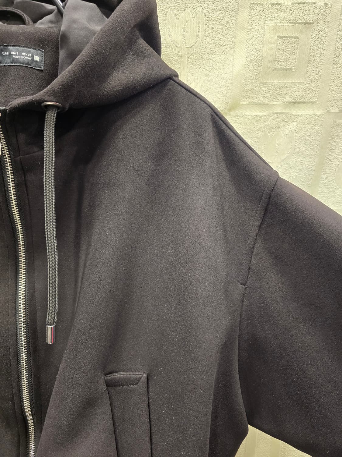 자라 블랙 크롭 후드 집업 자켓 프리사이즈 상품이미지3