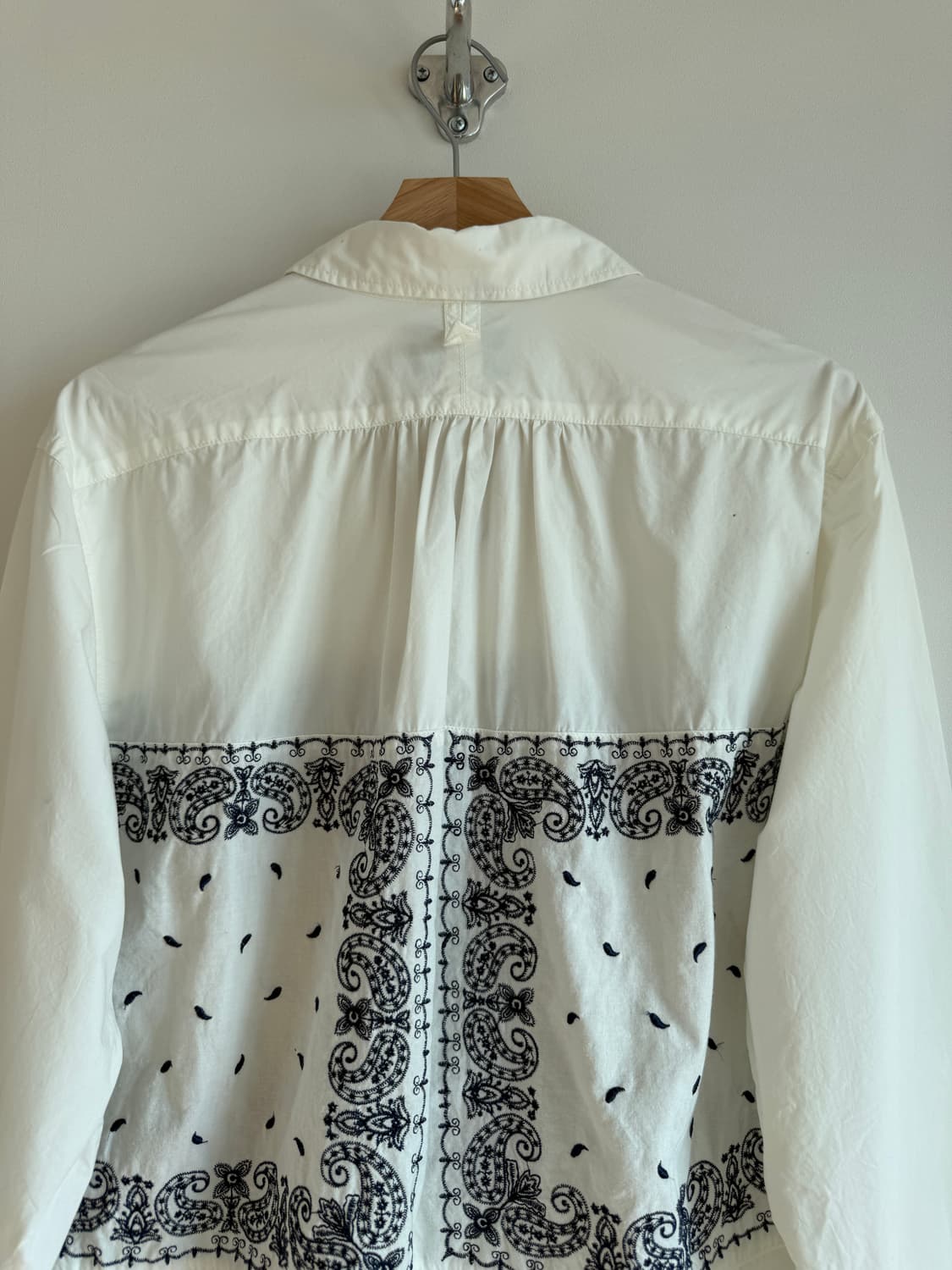 이스트로그(EASTLOGUE) 페이즐리 자수 셔츠 상품이미지8