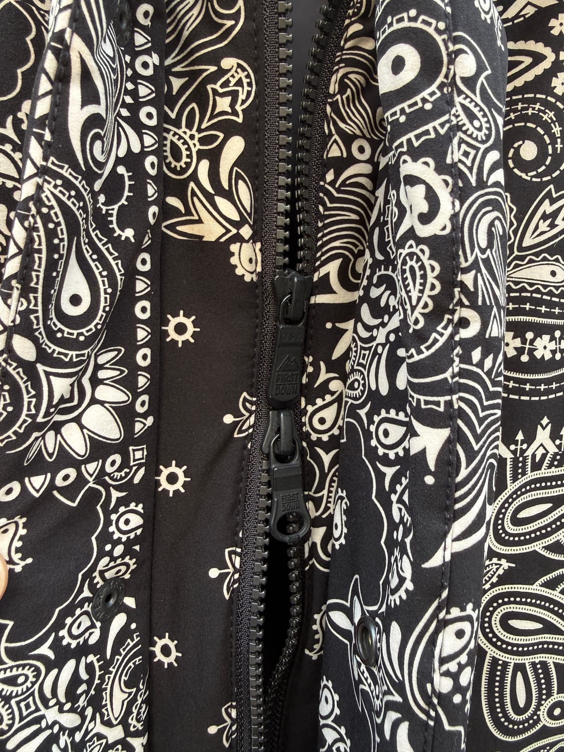 퍼스트다운 프릭스스토어 페이즐리 다운파카 L 상품이미지8