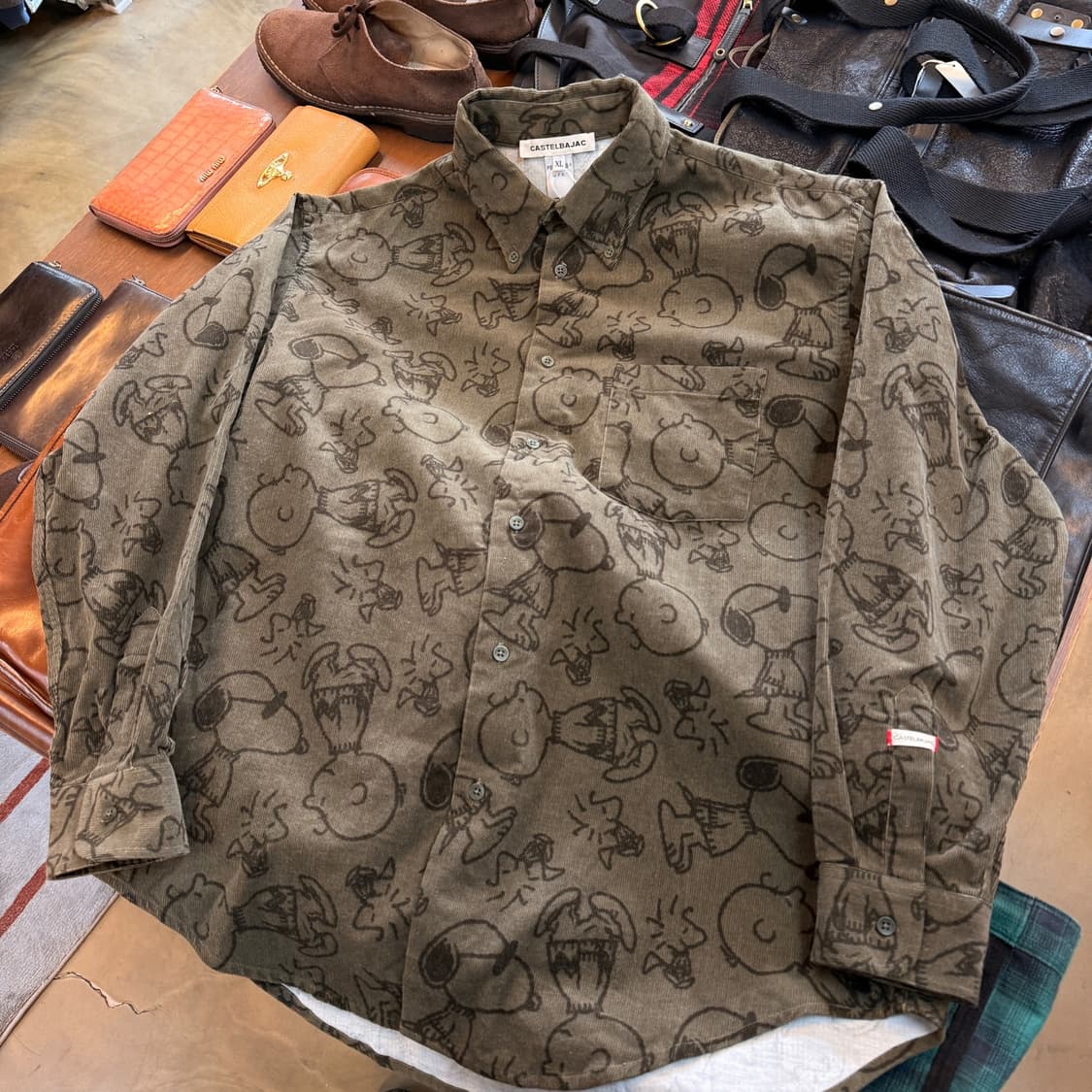 카스텔바작 이탈리아 생산 코듀로이 스누피 셔츠 XL 상품이미지1