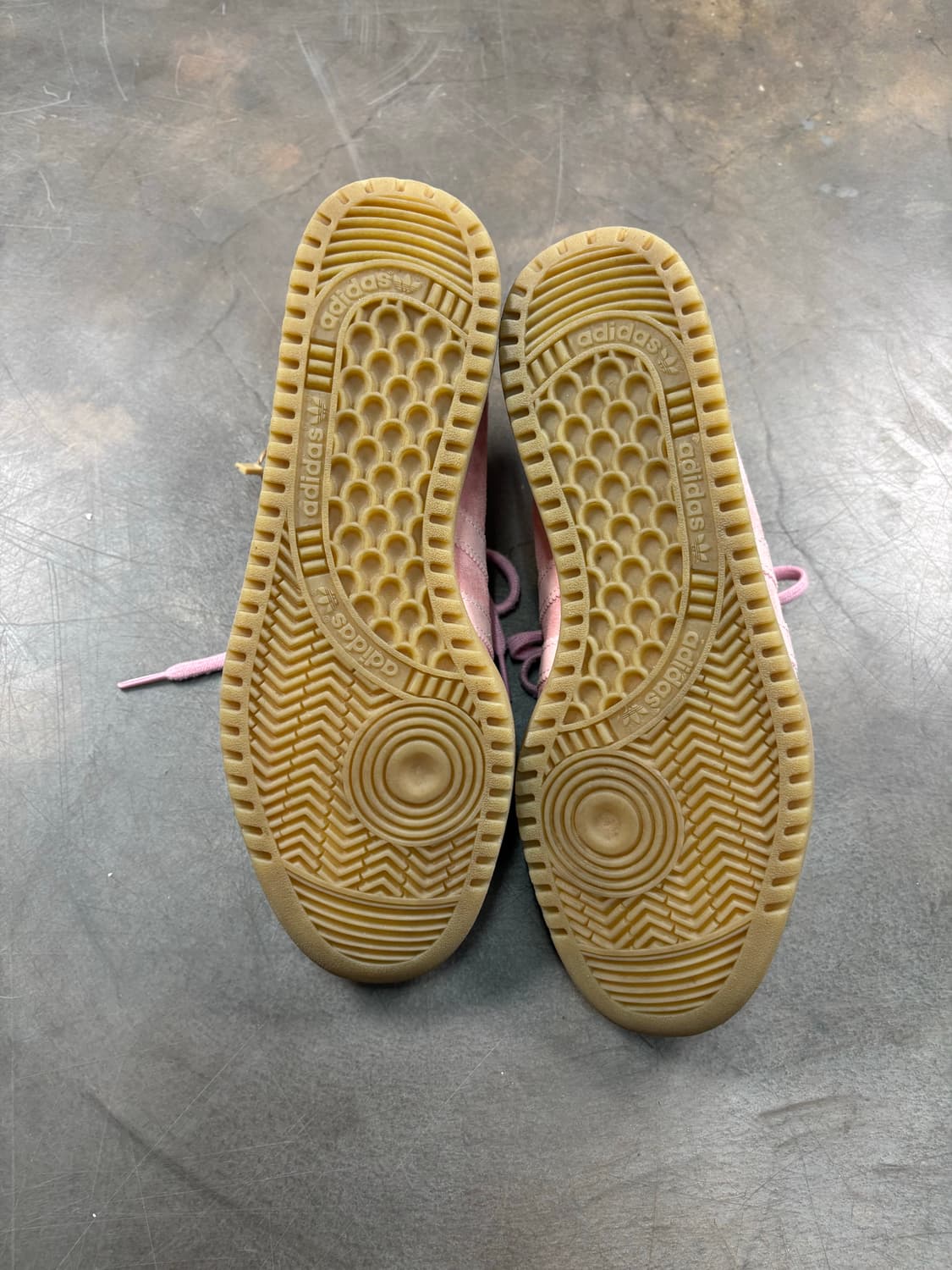 아디다스 버뮤다 글로우 핑크 스니커즈 상품이미지5