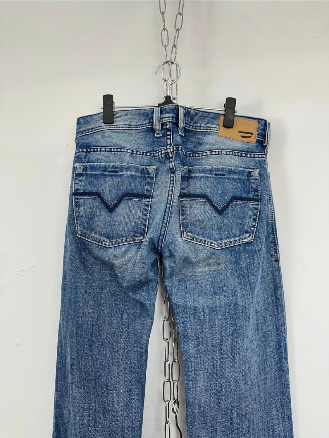Diesel Distressed Indigo Bootcut Denim 상품이미지9