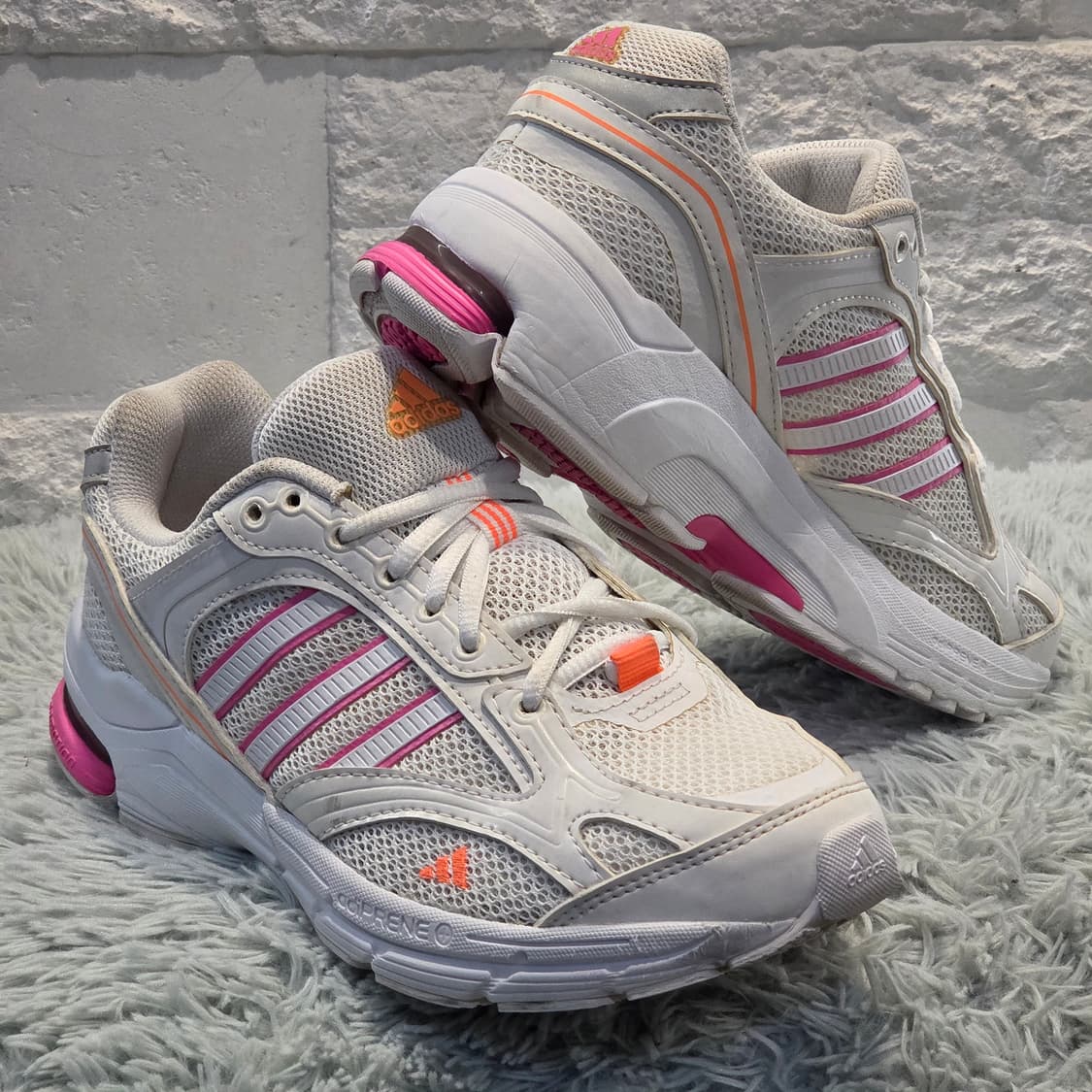 6q-27:아디다스 쿠션 러닝화 화이트-핑크 (240)-상태굿 상품이미지4