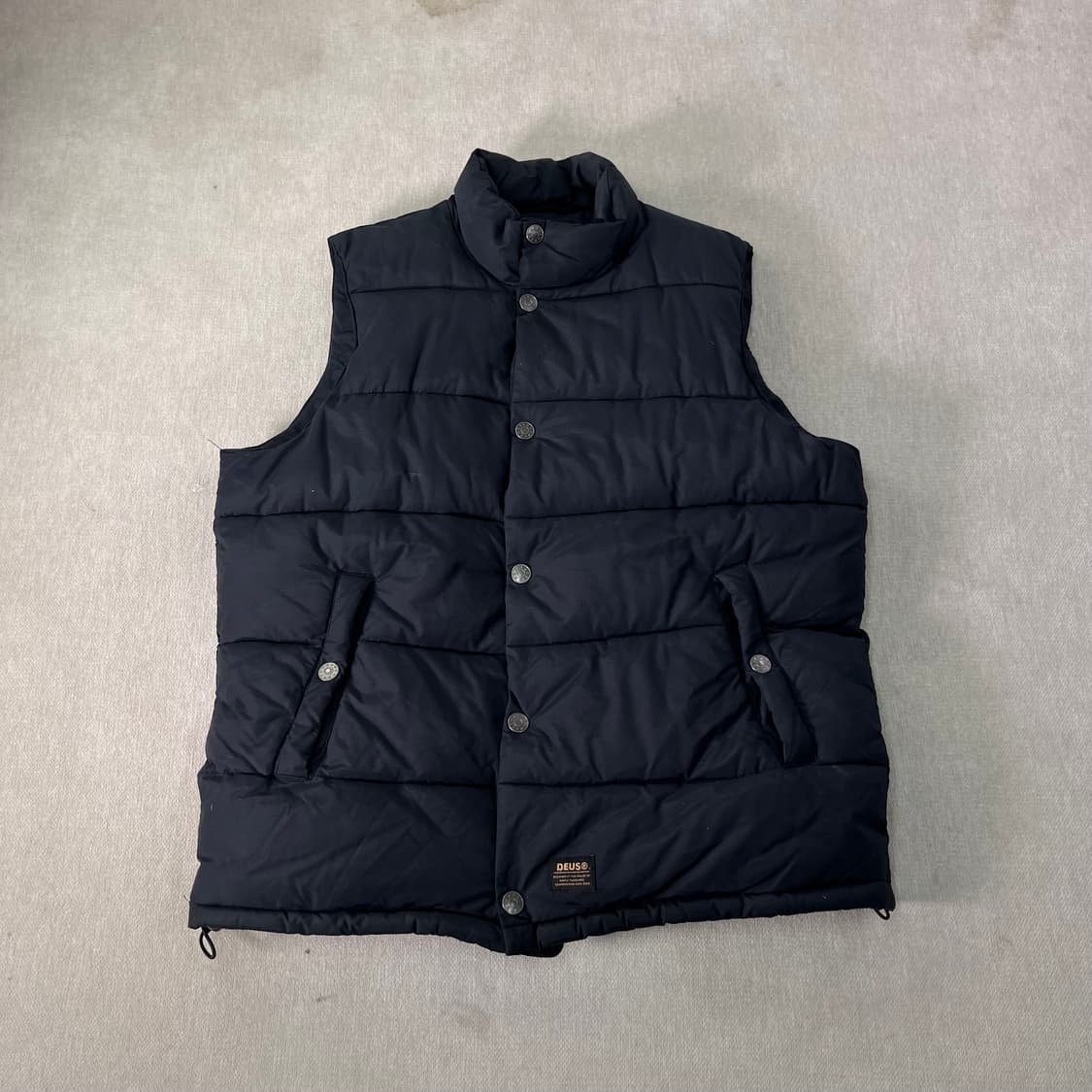 100 데우스엑스마키나 푸퍼 패딩 조끼 상품이미지1