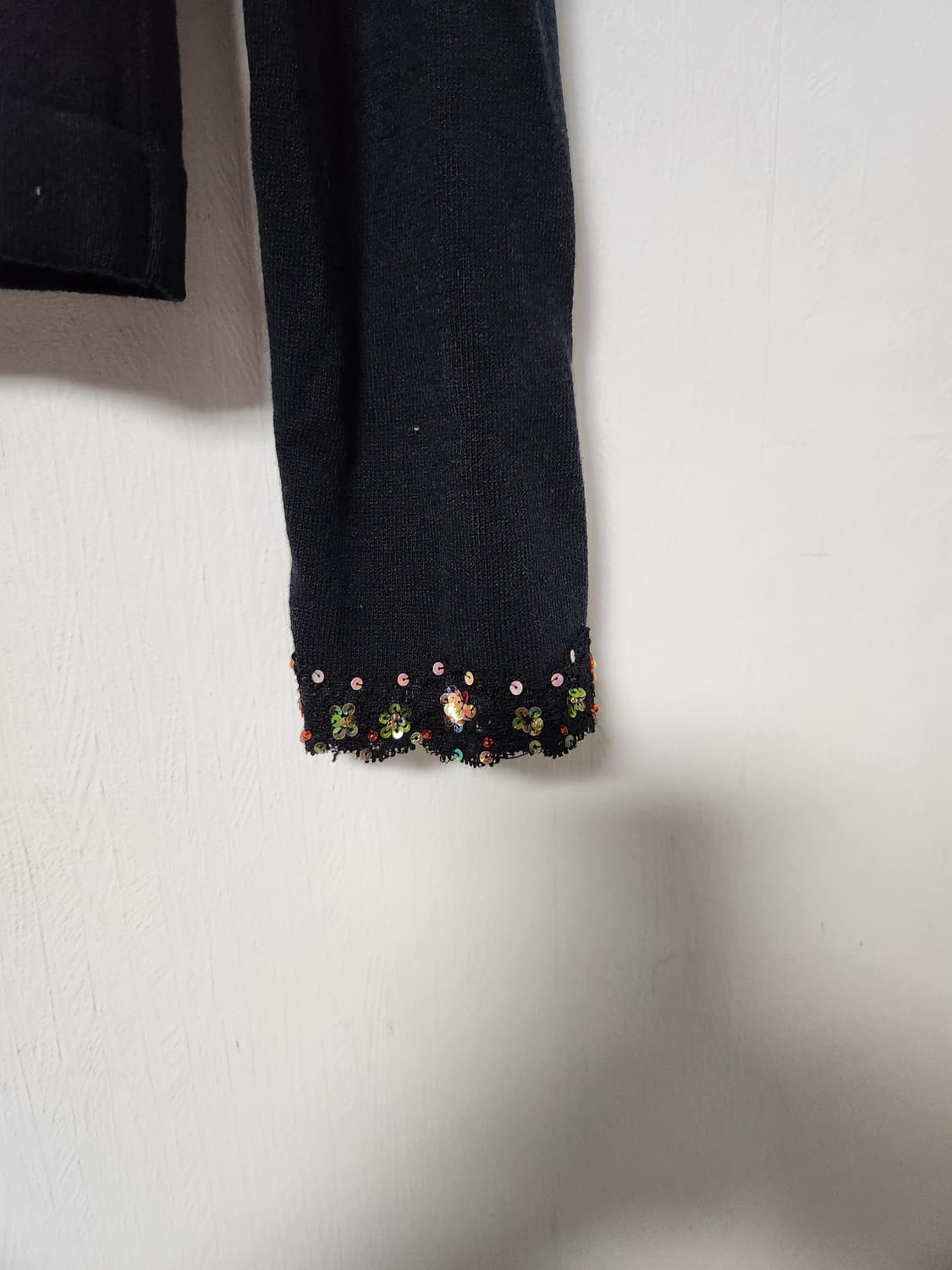 샤롯데 블랙 스팽글 장식 가디건 S 상품이미지4