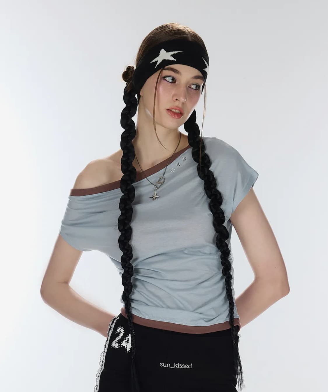 라티젠 원숄더 보트넥 탑 ONE-SHOULDER BOATNECK TOP 상품이미지1