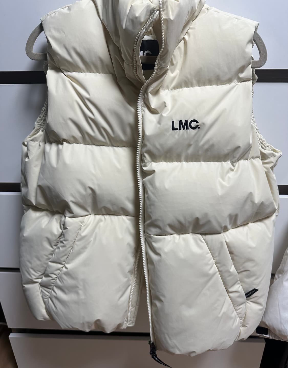 lmc 패딩베스트 크림색 M사이즈(품절상품) 상품이미지2