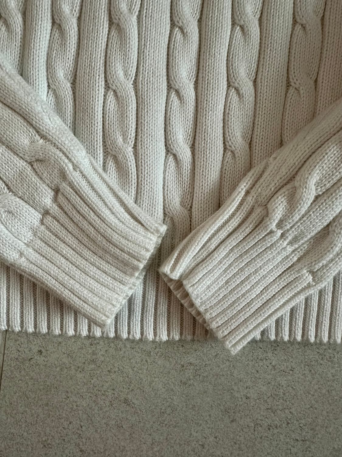 [드라이완]폴로 화이트 브이넥 꽈배기 니트  상품이미지5