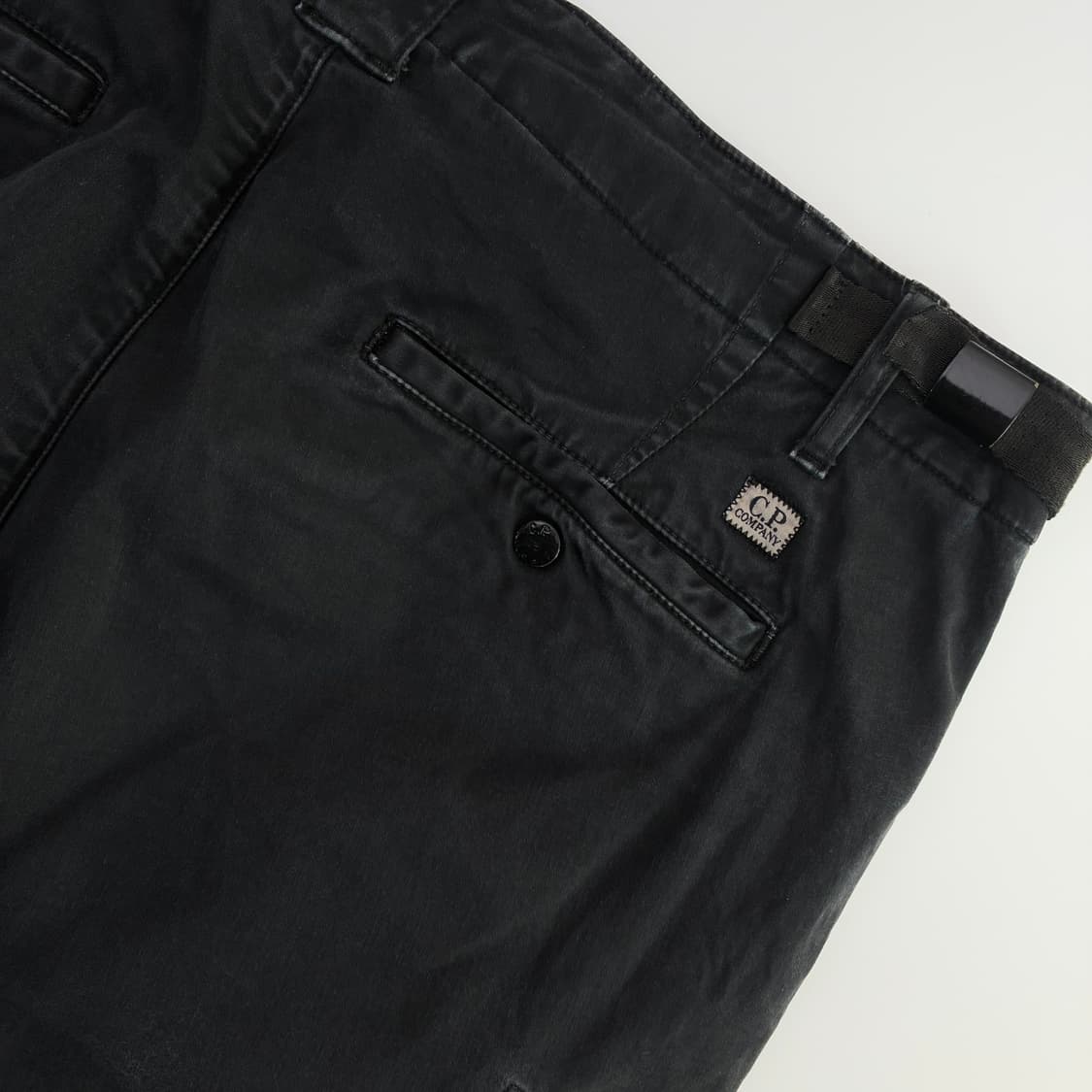 C.P company  씨피 컴퍼니 렌즈 블랙 워시드 카고팬츠 상품이미지4